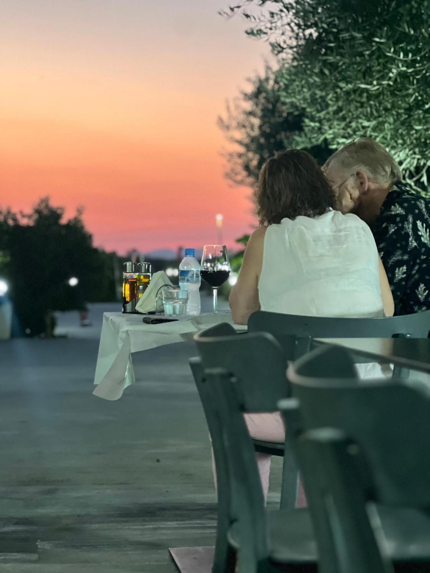 Kred Hotel Orikum Zewnętrze zdjęcie